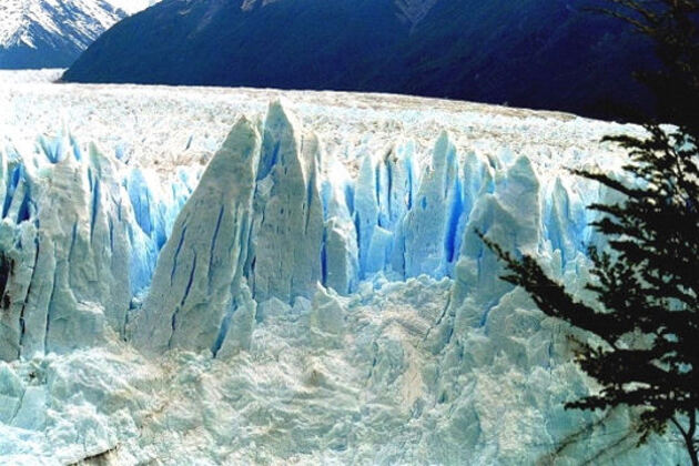 Les reflets bleus du glacier