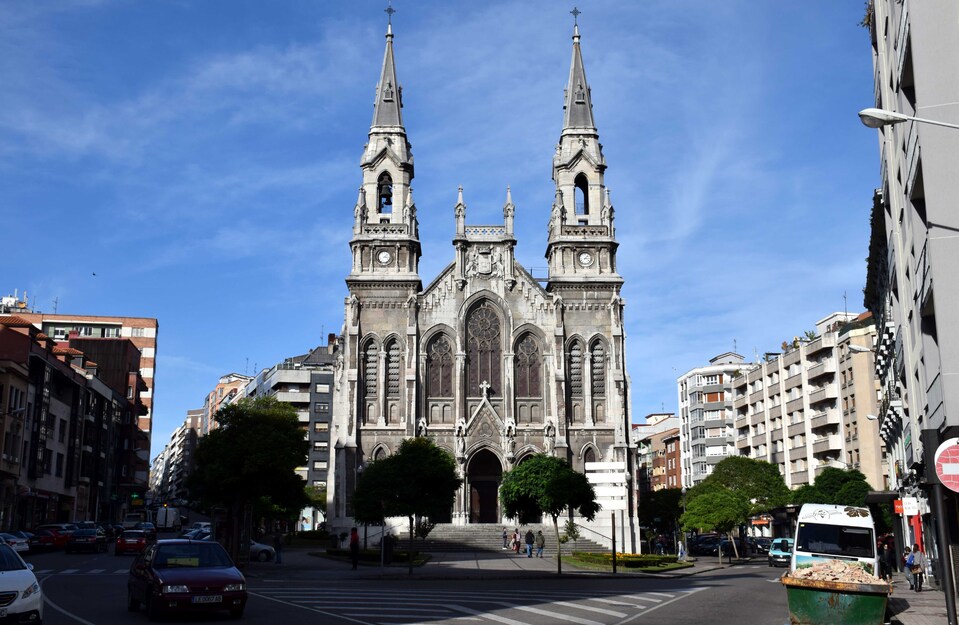 J61 - Avilés - L'église Santo Tomas