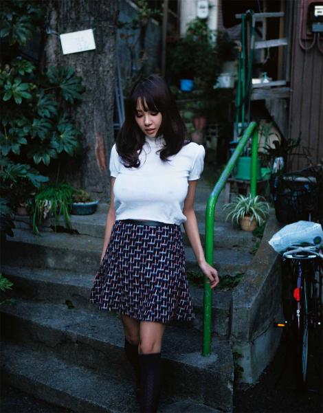 Photobooks : ( Rara Anzai : Nude Photobook 「Hello,Goodbye」 )