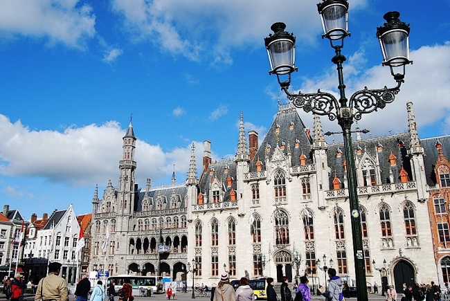Bruges, la grande place