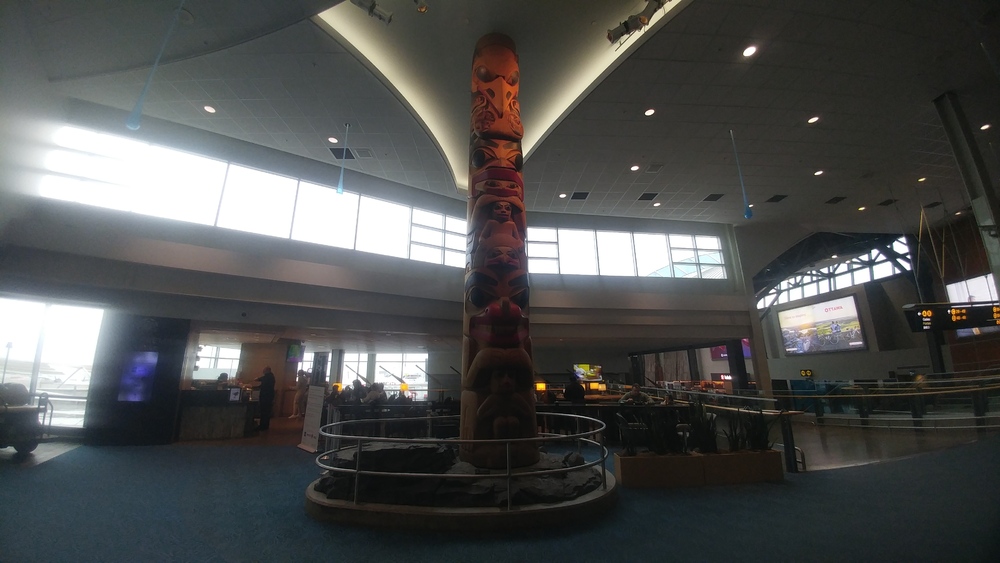 March Break in Vancouver: First Day: Late Airport Impressions