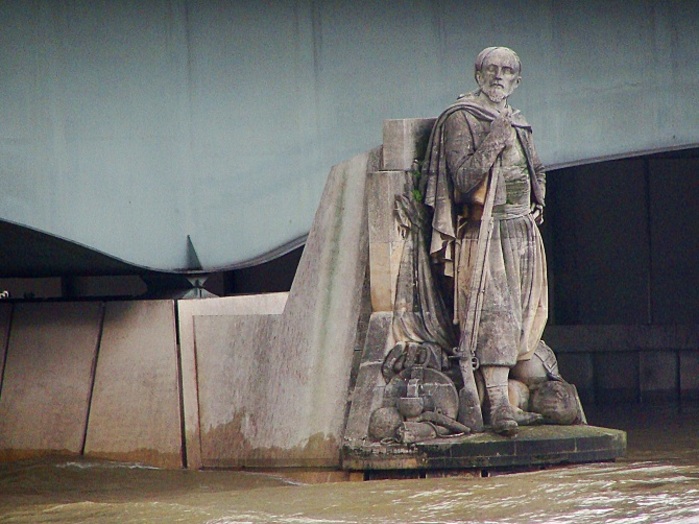 Le zouave du pont de l'Alma ?