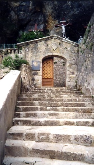 Le plan d'Aups : la grotte Sainte Marie-Madeleine