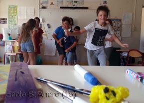 Murmure chinois, visite mexicaine, rencontre américaine... le tour du monde sur nos chaises de classes !