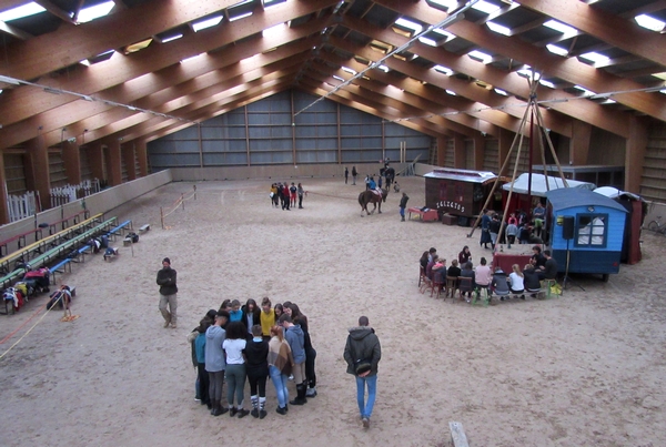 Le Lycée de La Barotte de Châtillon sur Seine a accueilli en résidence le cirque équestre des Zalzaros....