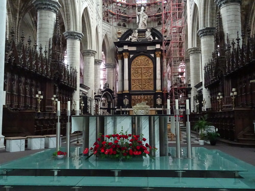 Autour de la cathédrale zaint Rombaut à Malines en Belzique (photos)