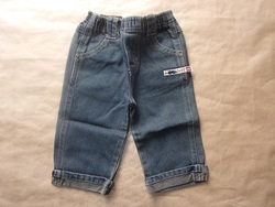 Pantalon en jean en taille 6 mois
