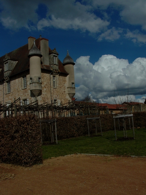 Limousin: le château de la Borie et ses jardins sonores (2/2)