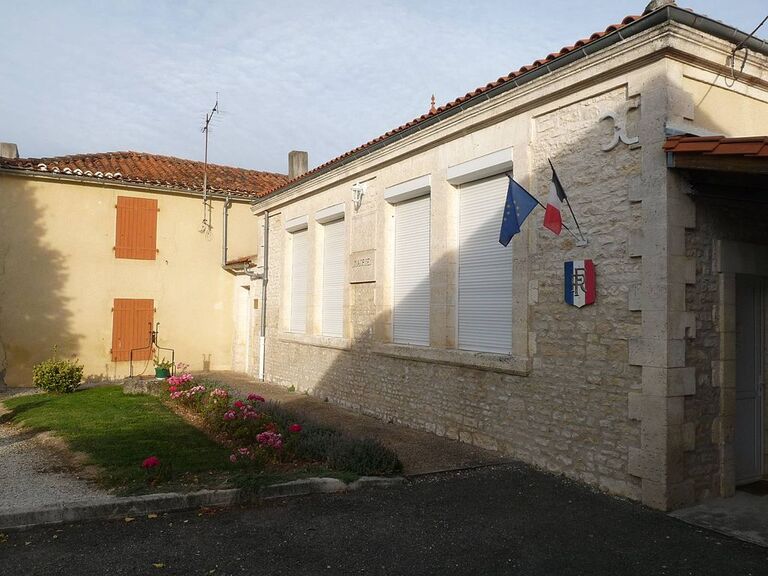 Latache mairie.JPG