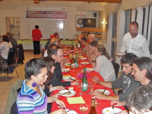 Un repas amical offert à ceux qui aident l'Association Saint Vorles..