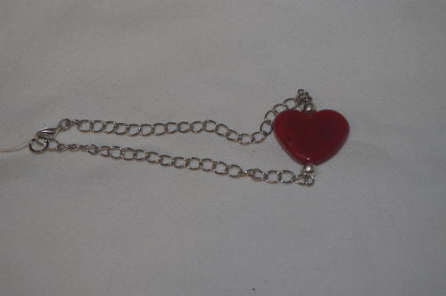 bracelet coeur rouge 9 euros 