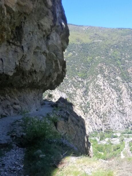 Peut être une image de escalade et montagne