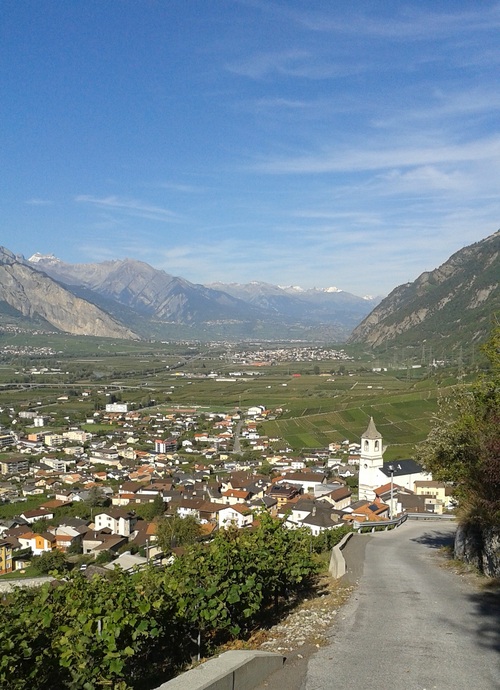 Sur le chemin de la tour, Saxon Valais.