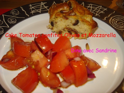 Un Cake Tomates confites Olives Mozzarella