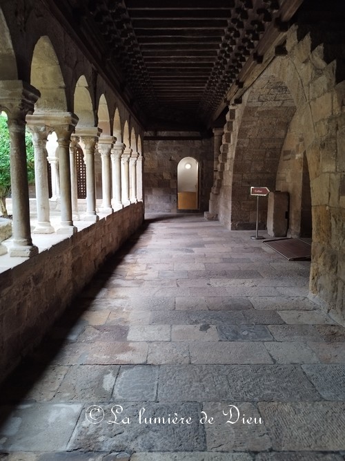 Fréjus, le cloître de la cathédrale saint Léonce