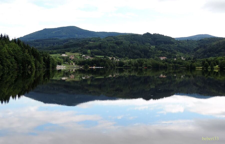 le lac d'Aubusson d'Auvergne