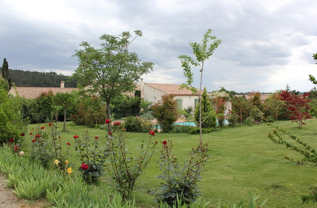 Le beau jardin d'Hélène et Georges dans le Minervois.