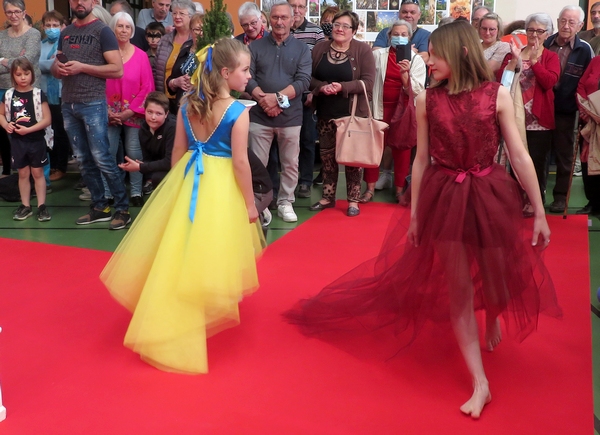 Olimbie a présenté d'adorables "robes de petites princesses" au salon Arts et Saveurs du Lions Club de Châtillon sur Seine