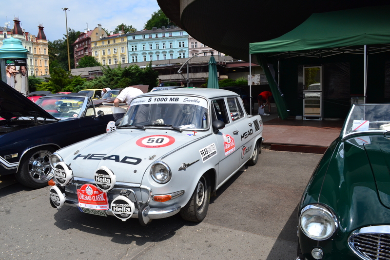 LE RALLYE DES  ANCETRES  PRES DU CENTRE THERMAL DE CARLSBAD