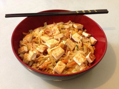 Nouilles de riz sautées au beurre de cacahuète et Ketchup