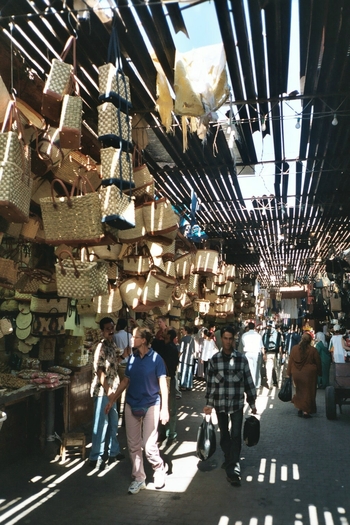 morocco-marrakech-souk-souq-market-1-wl