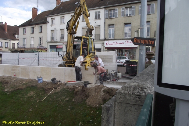 La réfection de la place de la Ville du Puy vue par René Drappier