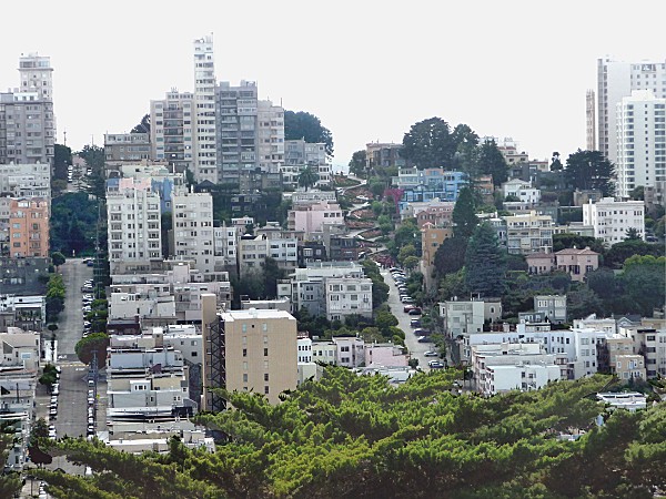 San-Francisco--de-Coit-Tower-sur-Russian-Hill.jpg