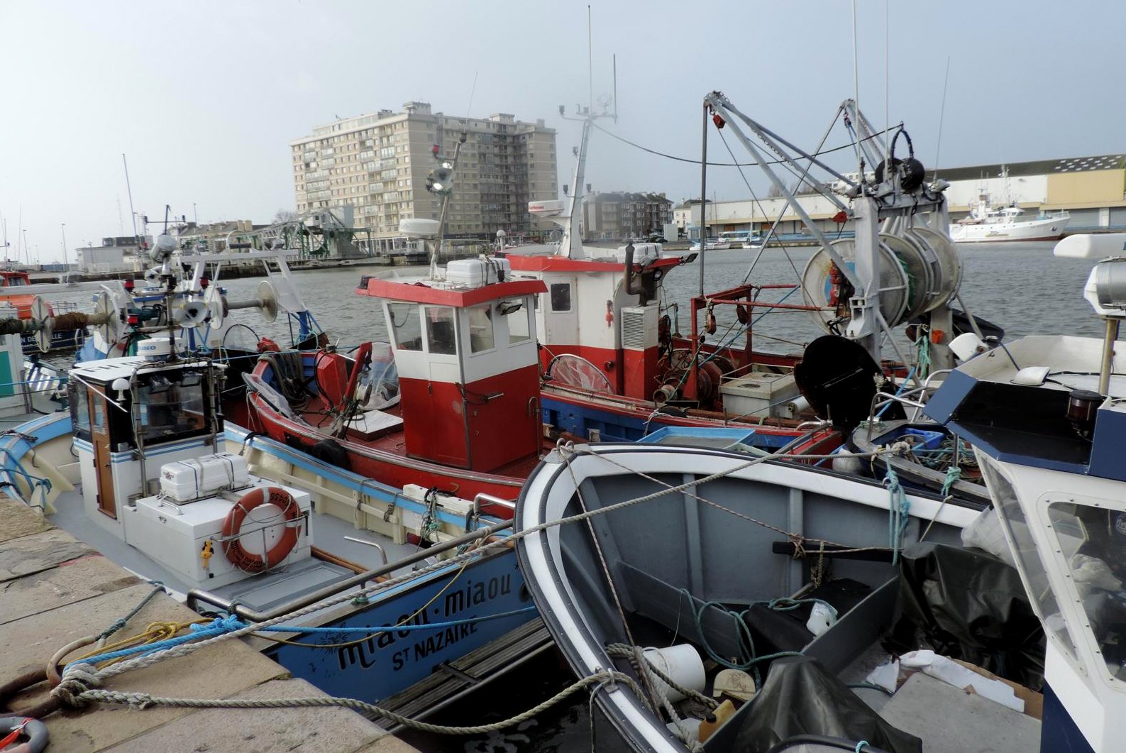 A l'abri dans le port....