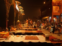 Varanasi le soir.. lieu de prières