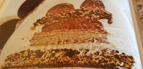 * BUCHE FACON TIRAMISU