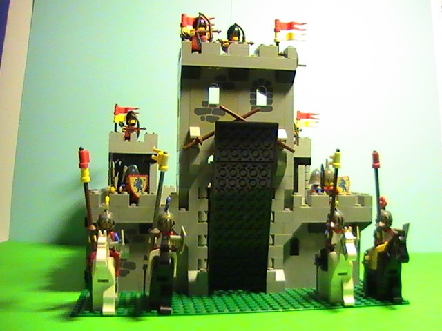 LEGO n° 6080 de 1984 - Le chateau-fort du roi. - diabolic76