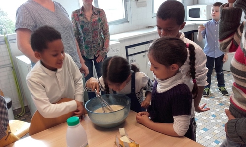 Ateliers cuisine et jeux de société au centre social