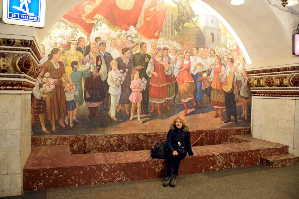 Moscou - Metro - Station Kourskaia - La grande fresque en bout de quai