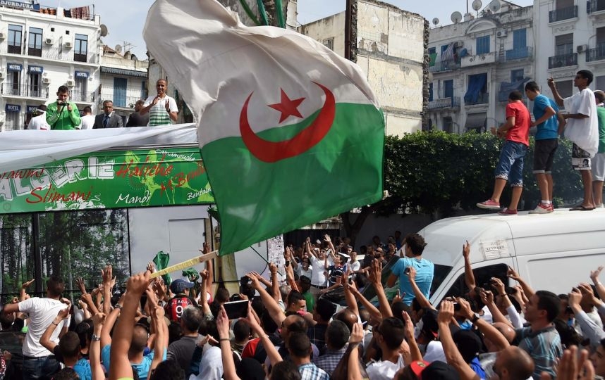 Mercredi 2.7.2014 parade de l\'EN dans les rues d\'Alger après le mundial 2014