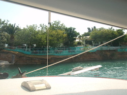 Le canal de Corinthe de la mer Egée à la Mer Ionnienne