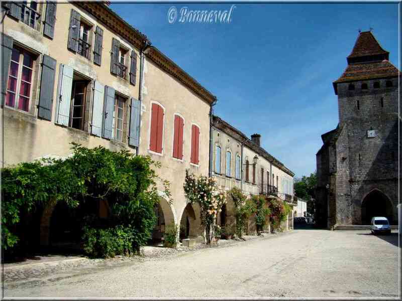 Labastide-d'Armagnac bastide Landes Place Royale clocher fortifié de l'église