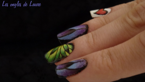 Des tatouages sur mes ongles !