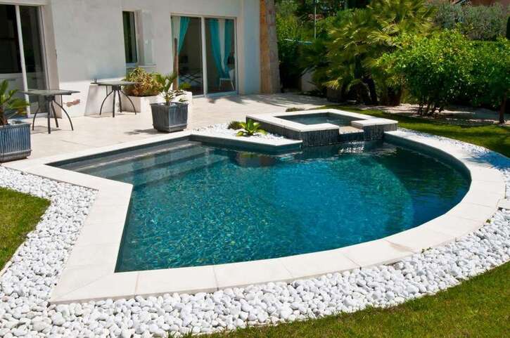 Art De Vivre 5:  Top 14 des plus belles piscines de France