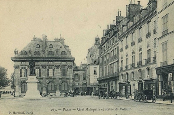 Square Honoré Champion, Paris 6ème : statue de Voltaire