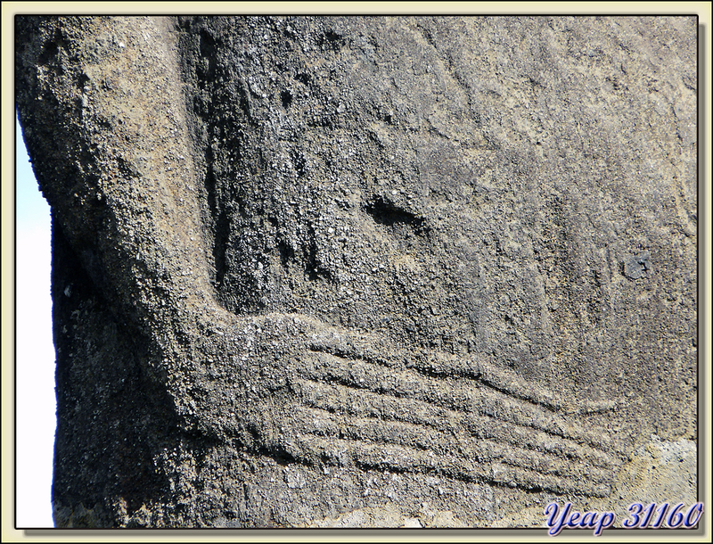 Ahu Tongariki : détail d'une main - Rapa Nui (île de Pâques) - Chili