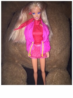 Ma toute petite collection de Barbie YQ-T2pg0knZreEyAhVBm7qfznrI@250x333
