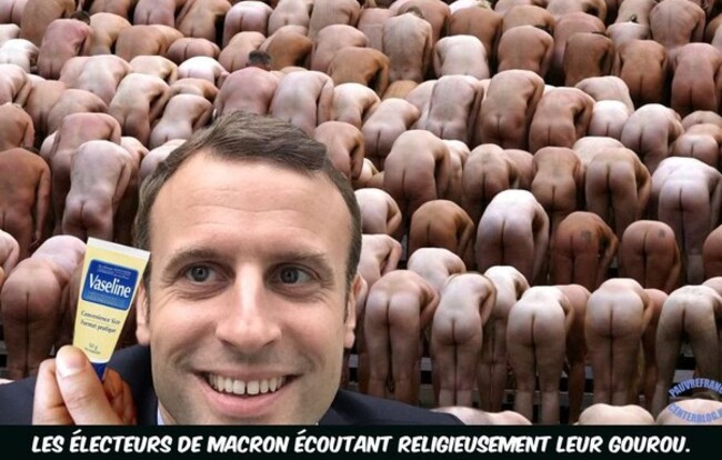 Macron fait un selfie avec ses fans
