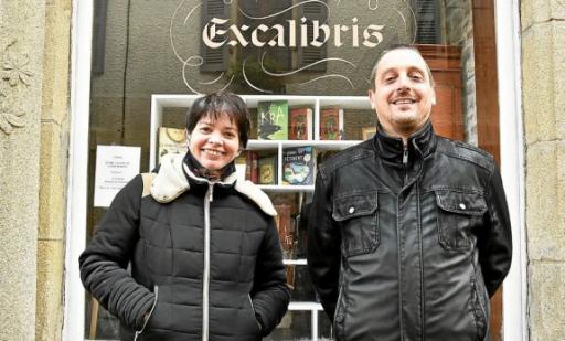 À Excalibris, il faut frapper à la porte du magasin tenu par Guillaume Couchou et Linda Alessandri-Grimot. A Excalibris, il faut frapper à la porte du magasin tenu par Guillaume Couchou et Linda Alessandri-Grimot.