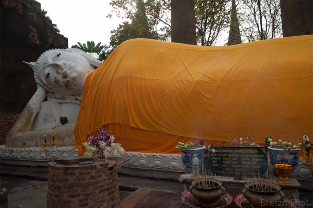 bouddha couché - ayutthaya