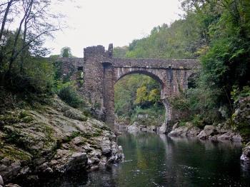 ARIEGE LE PONT DU DIABLE PROCHE DE FOIX dans Découverte de l'Ariège YWS0SBY4JLuqu7bcjmbze2s6X8E@350x262