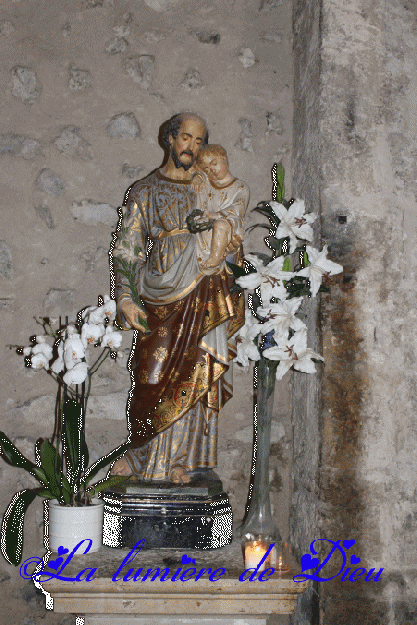 Moustiers Sainte Marie : L'église Notre-Dame de l'Assomption