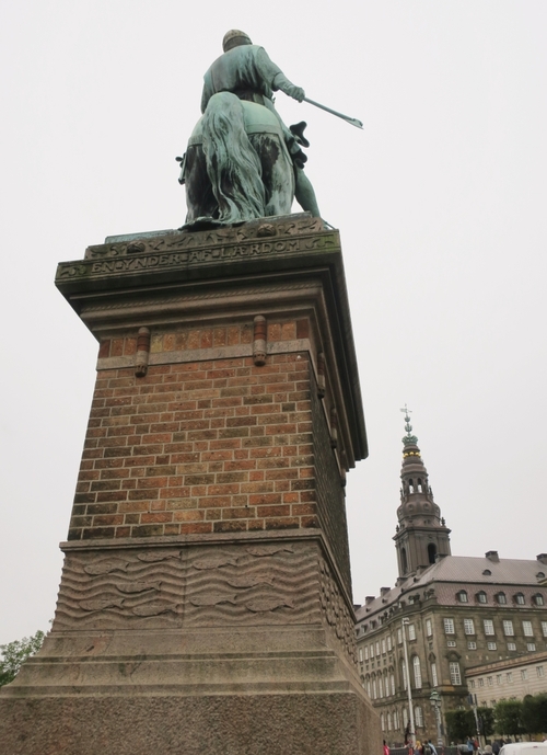 La statue équestre de Monseigneur Absalon à Copenhague