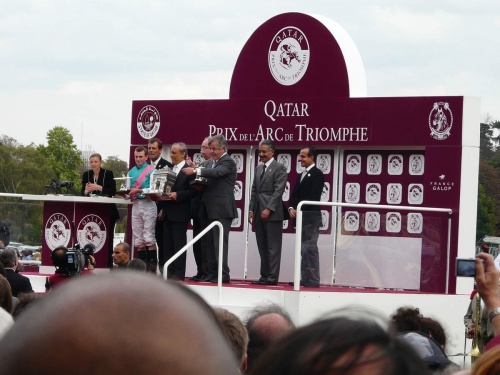 DEMAIN PRIX DE L'ARC DE TRIOMPHE.... allons donner notre obole