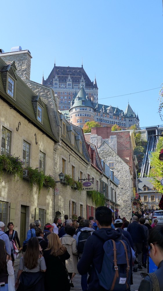 Québec: le quartier du petit Champlain et le Château Frontenac...