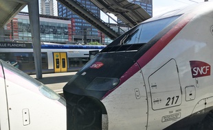 Un TGV à quai. Illustration
